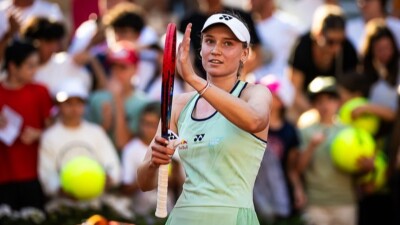 Елена Рыбакина vs Ига Швёнтек: видеообзор битвы за выход в 1/4 финала "Ролан Гаррос" 