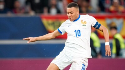 Мбаппе стал лучшим ассистентом в истории сборной Франции