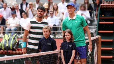 Синнер – Алькарас: видеообзор рекордной битвы за титул "Ролан Гаррос" 