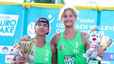 Пляжный волейбол: казахстанская пара завоевала историческое "золото" на чемпионате Азии 