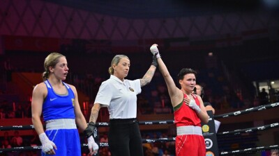 Кубок мира по боксу в Астане: казахстанки Назым Кызайбай и Анель Сакыш одержали первые победы 