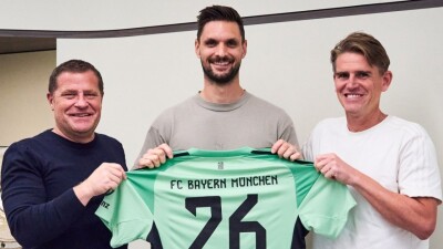 "Бавария" продлила контракт с голкипером Свеном Ульрайхом