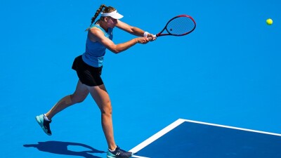 Рыбакина уступила Швёнтек в полуфинале престижного турнира в Цинциннати