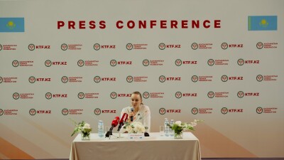 "Новости, о которых пишут – не всегда правдивы": Рыбакина прокомментировала слухи о расставании с тренером 