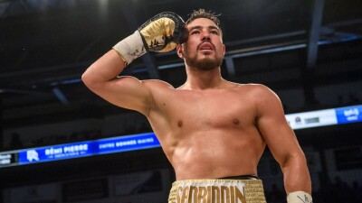Нокаутом завершился дебютный бой Садриддина Ахмедова в США 