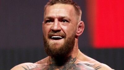 "Маленькая толстая девчонка". Макгрегор отреагировал на анонс боя Чендлера