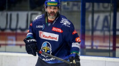 Агент Яромира Ягра рассказал, когда 52–летний чех собирается завершить карьеру