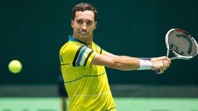 Казахстанский теннисист не смог выйти в полуфинал турнира в Китае