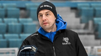 Исполняющим обязанности главного тренера "Барыса" назначен Евгений Королев