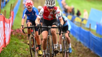 18-летняя швейцарская велогонщица скончалась в больнице спустя сутки после падения во время гонки на ЧМ