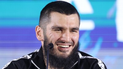 Бетербиев ответил на вопрос, готов ли он провести бой с Усиком