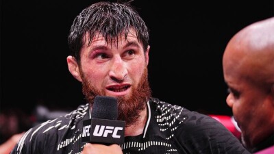 "Он не дурак". Анкалаев отреагировал на отказ чемпиона UFC драться в декабре