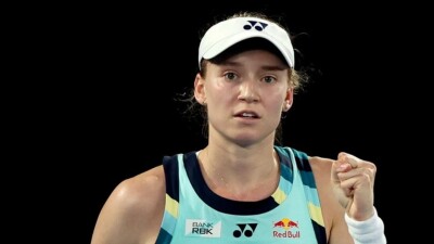 Видеообзор матча Рыбакина – Соболенко на Итоговом турнире WTA