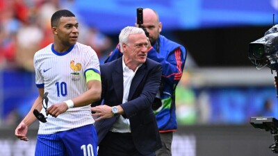 Дешам снова не вызвал Мбаппе в сборную Франции, несмотря на желание форварда приехать