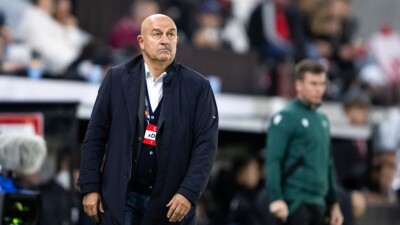 Всплыли космические суммы по контракту Черчесова в сборной Казахстана