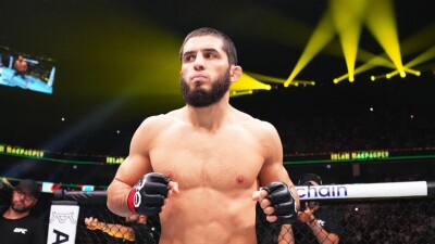 "Ислам работает, рвёт задницу на тренировках". Топ-боец UFC заявил, что Махачев круче Джонса