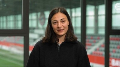 У вратаря женской "Баварии" диагностирована онкология. Клуб продлил контракт с девушкой