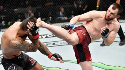 Боец из России брутальным нокаутом выиграл поединок на турнире UFC в Макао