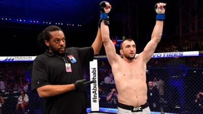 Стали известны обладатели бонусов по итогам турнира UFC Fight Night 248