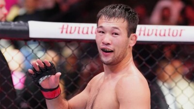 Шавкат Рахмонов прибыл на "самый важный бой в карьере": видео из Лас-Вегаса