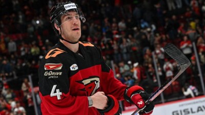 Экс-игрок сборной Казахстана и "Барыса" перешёл в "Автомобилист"