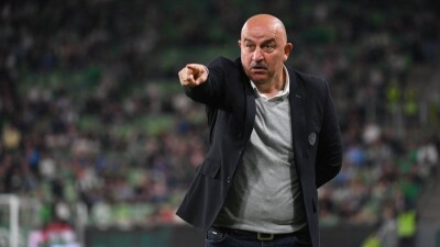 Черчесов рассказал, получал ли он предложения от клубов, работая в сборной Казахстана