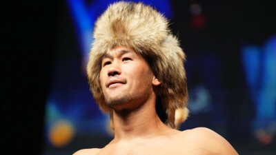 Топовый казахстанец рассказал о трудностях Рахмонова перед боем с Гэрри