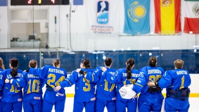 Женская сборная Казахстана по хоккею одержала первую победу в отборе на Олимпиаду-2026