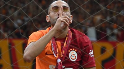 Лидер "Галатасарая" в жёсткой форме раскритиковал свой клуб и главного тренера