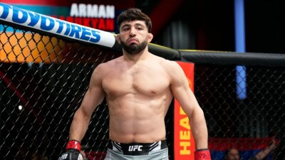 Рахмонов? Арман Царукян назвал лучшего бойца мира