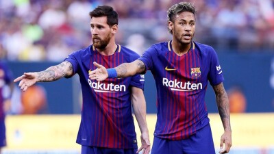 "Реал" платил больше, но сын хотел играть с Месси". Отец Неймара – о переходе в "Барселону"