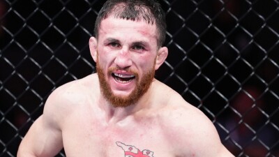 Экс-чемпион UFC объяснил, почему Двалишвили победит брата Нурмагомедова