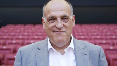 Глава Ла Лиги возмутился регистрацией игроков "Барселоны" Ольмо и Виктора