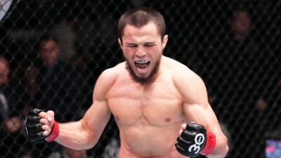 Умар Нурмагомедов назвал бойца, с которым проведёт первую защиту титула