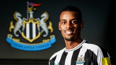 Нападающий "Ньюкасла" признан лучшим игроком и автором гола месяца в АПЛ