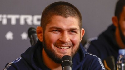 Хабиба Нурмагомедова высадили из самолёта