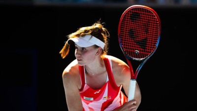 Елена Рыбакина отшутилась на вопрос о спорах с тренером Гораном Иванишевичем