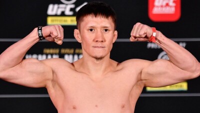 Жумагулов отреагировал на то, что его возвращение в UFC откладывается