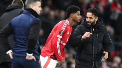 Тренер "Манчестер Юнайтед" перестал разговаривать с лидером команды