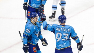 Тотальным разгромом обернулся матч "Барыса" в КХЛ