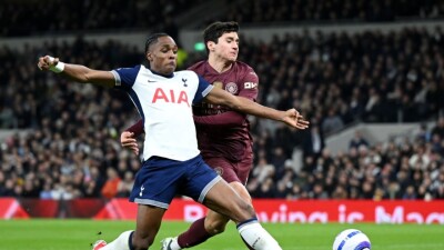 "Рождён, чтобы защищать". "Манчестер Сити" поздравил лидера сборной Узбекистана с 21-летием