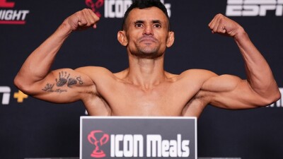 Турнир UFC Fight Night 253 с участием казахстанца потерял пару файтеров в день шоу