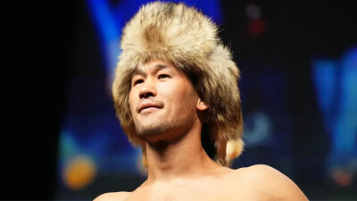 "У Царукяна было то же самое". Чемпион UFC посочувствовал Рахмонову