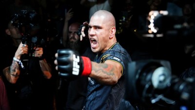 В России дали прогноз на бой Магомеда Анкалаева и Алекса Перейры