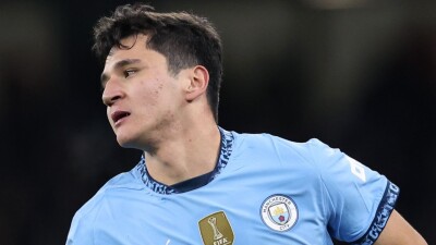 Узбекистанский защитник признан лучшим игроком "Манчестер Сити" в феврале