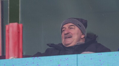 Черчесов поздравил Дзюбу со званием лучшего бомбардира российского футбола