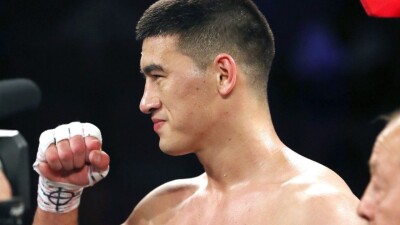 Бивол назвал приоритетную дату трилогии с Бетербиевым