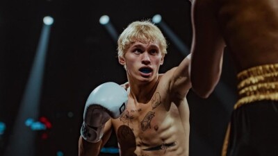 Видео полного боя Даня Милохин – Василе Жосан с брутальным нокаутом