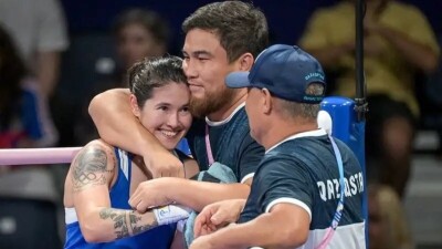 Касым-Жомарт Токаев поздравил Назым Кызайбай с исторической победой