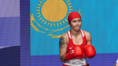 Видео полного боя ЧМ-2025 по боксу Назым Кызайбай – Юлия Чумгалакова